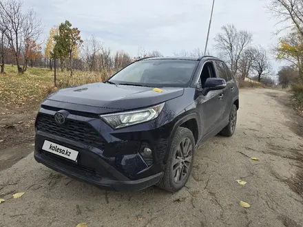 Toyota RAV4 2020 года за 12 500 000 тг. в Алматы