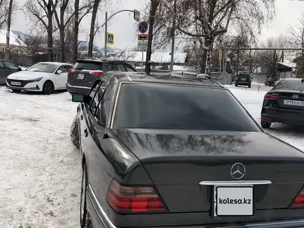 Mercedes-Benz E 320 1995 года за 3 450 000 тг. в Алматы – фото 2