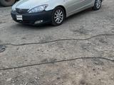 Toyota Camry 2004 года за 2 300 000 тг. в Кандыагаш – фото 2