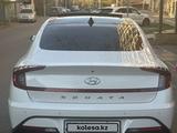 Hyundai Sonata 2023 года за 13 200 000 тг. в Алматы – фото 3