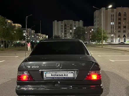 Mercedes-Benz E 280 1994 года за 2 000 000 тг. в Туркестан – фото 2