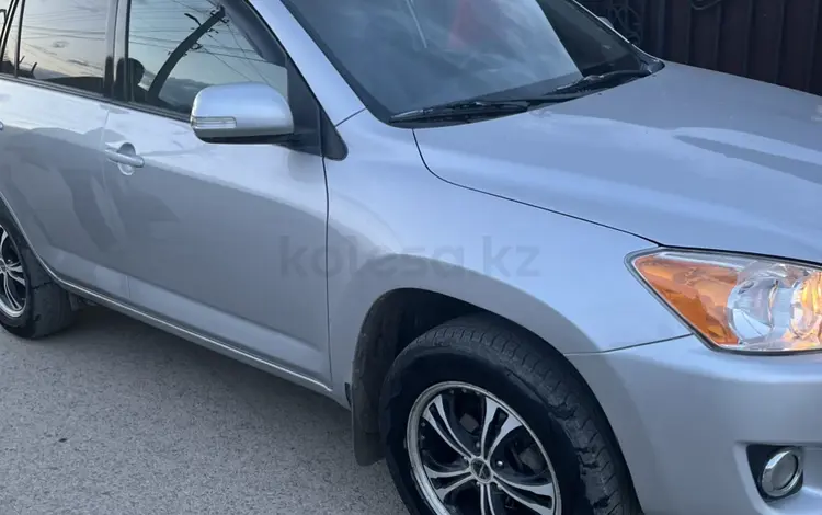 Toyota RAV4 2010 года за 8 000 000 тг. в Актобе