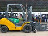 Komatsu  KOMATSU FG25T-16 2006 года за 5 922 500 тг. в Алматы