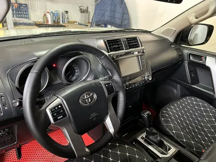 Toyota Land Cruiser Prado 2014 года за 17 000 000 тг. в Актобе – фото 13