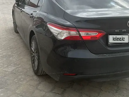 Toyota Camry 2018 года за 12 500 000 тг. в Актау – фото 4