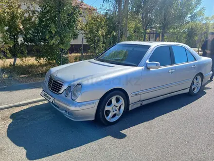 Mercedes-Benz E 320 1999 года за 3 250 000 тг. в Туркестан – фото 2