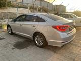 Hyundai Sonata 2015 годаfor5 999 999 тг. в Караганда – фото 4