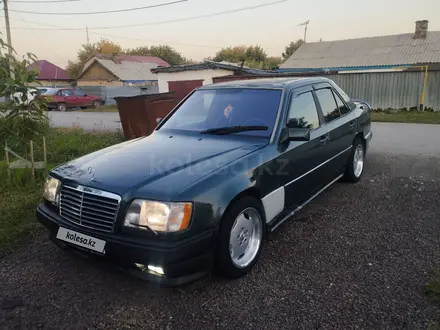 Mercedes-Benz E 280 1995 года за 1 850 000 тг. в Караганда – фото 2