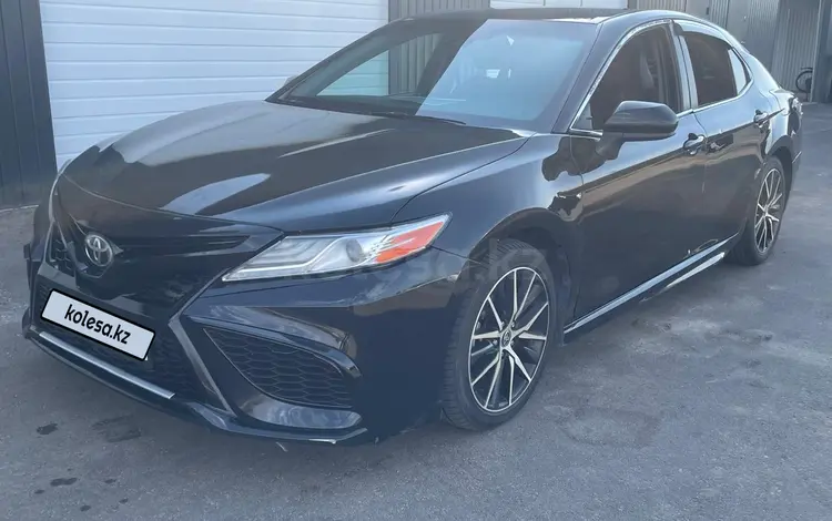 Toyota Camry 2021 года за 9 763 375 тг. в Алматы
