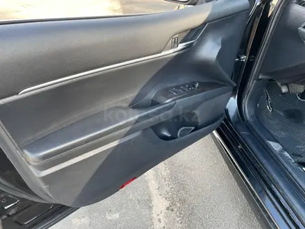 Toyota Camry 2021 года за 9 763 375 тг. в Алматы – фото 13