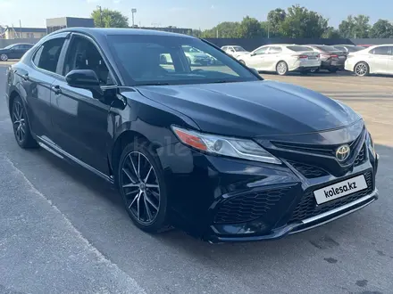 Toyota Camry 2021 года за 9 763 375 тг. в Алматы – фото 3