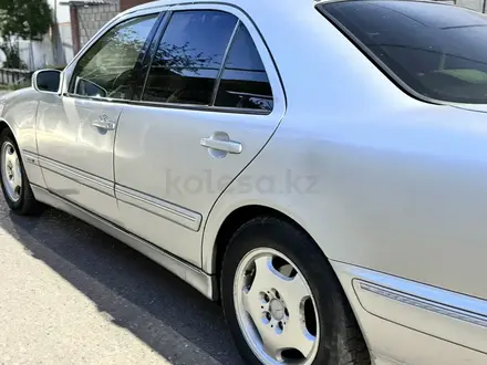 Mercedes-Benz E 240 2001 года за 4 500 000 тг. в Шымкент – фото 4