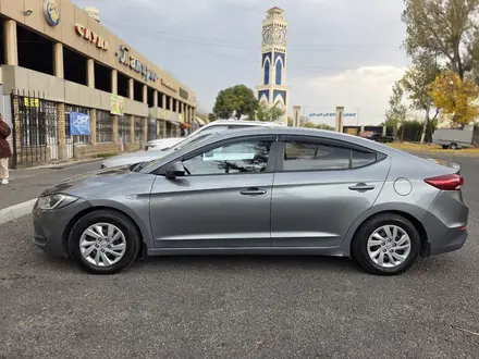 Hyundai Elantra 2018 года за 6 800 000 тг. в Тараз – фото 3
