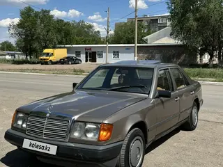 Mercedes-Benz E 230