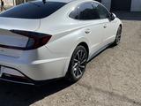 Hyundai Sonata 2021 года за 14 000 000 тг. в Темиртау – фото 4