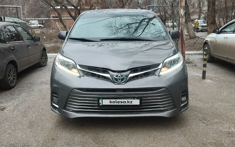 Toyota Sienna 2015 года за 14 000 000 тг. в Уральск