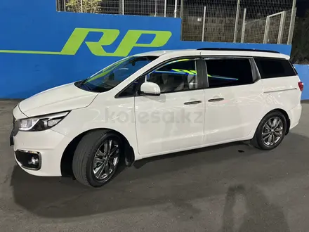 Kia Carnival 2015 года за 9 000 000 тг. в Шымкент – фото 3