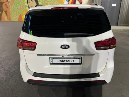 Kia Carnival 2015 года за 9 000 000 тг. в Шымкент – фото 5