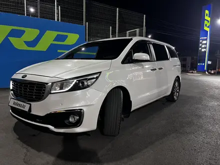 Kia Carnival 2015 года за 9 000 000 тг. в Шымкент