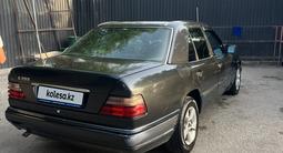 Mercedes-Benz E 200 1993 годаfor1 600 000 тг. в Алматы – фото 4
