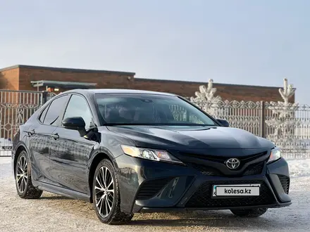 Toyota Camry 2019 года за 10 900 000 тг. в Актобе – фото 8