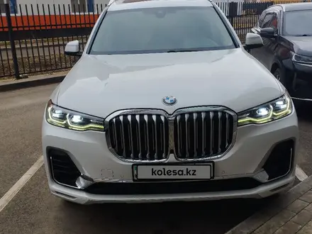 BMW X7 2019 года за 35 000 000 тг. в Астана