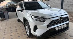 Toyota RAV4 2020 года за 13 000 000 тг. в Шымкент – фото 3