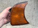 Поворотник правый BMW E34 за 10 000 тг. в Караганда