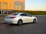 Lexus ES 300h 2017 года за 13 800 000 тг. в Астана – фото 2