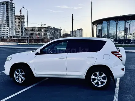 Легковые автомобили без водителя в Астана – фото 10