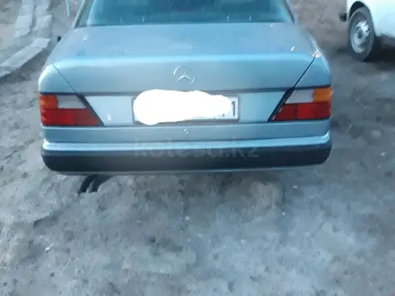 Mercedes-Benz E 260 1990 года за 1 000 000 тг. в Кызылорда – фото 3