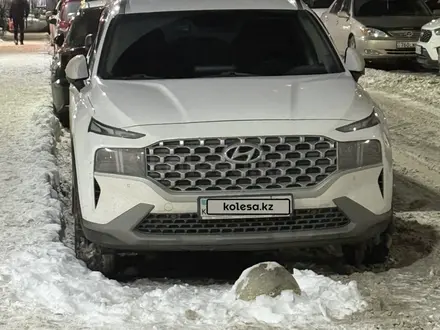 Hyundai Santa Fe 2023 года за 17 500 000 тг. в Астана