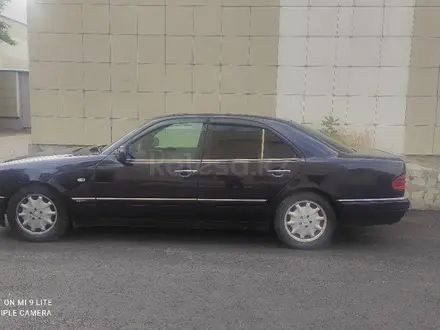 Mercedes-Benz E 230 1997 года за 2 900 000 тг. в Тараз – фото 5