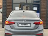 Hyundai Accent 2018 года за 7 900 000 тг. в Караганда – фото 3