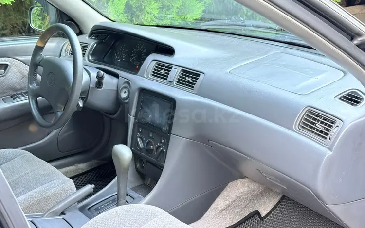 Toyota Camry 2000 года за 3 100 000 тг. в Алматы