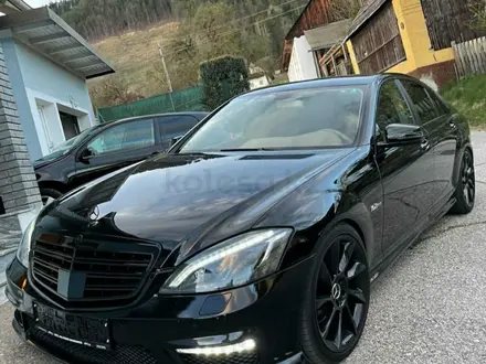 Фара передняя на W221 в стиле W222 Mercedes за 895 000 тг. в Астана