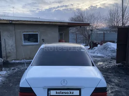 Mercedes-Benz E 200 1990 года за 1 500 000 тг. в Караганда – фото 3