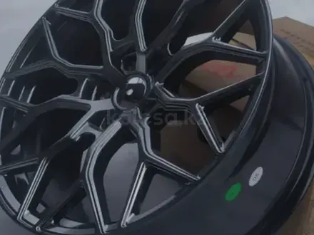 Диски Vossen HF2 с комплектом летней резины Bridgestone 235/45/18 за 275 000 тг. в Астана