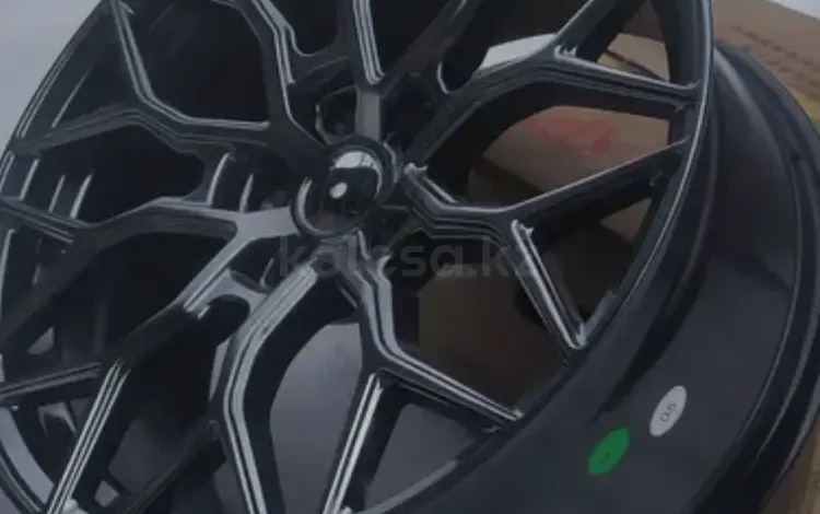 Диски Vossen HF2 с комплектом летней резины Bridgestone 235/45/18 за 275 000 тг. в Астана