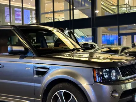 Land Rover Range Rover Sport 2011 года за 10 000 000 тг. в Алматы – фото 2