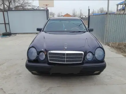 Mercedes-Benz E 200 1999 года за 2 200 000 тг. в Атырау