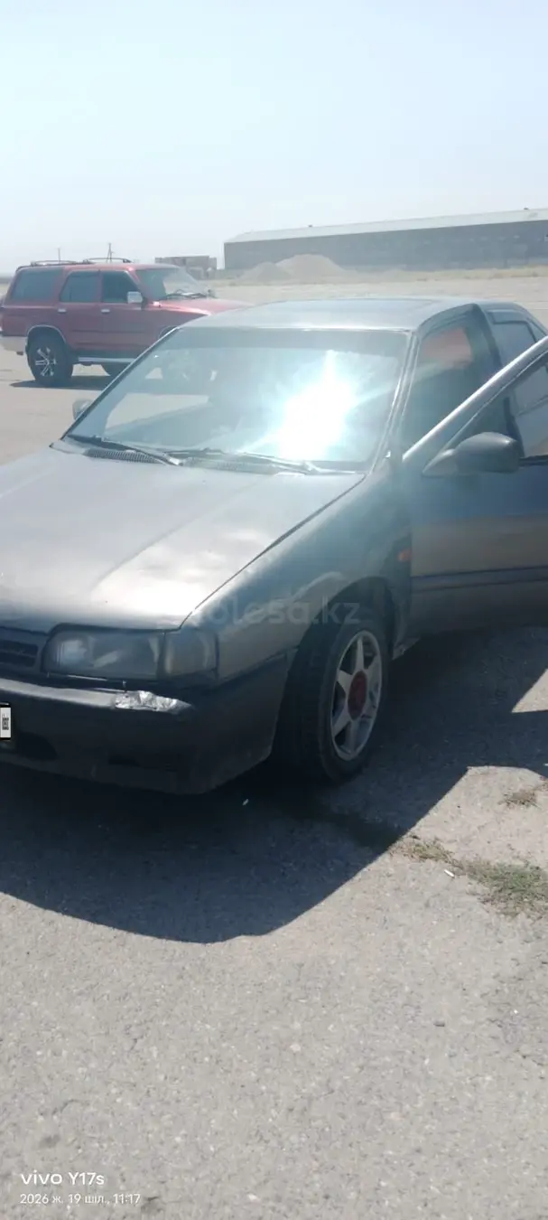 Nissan Primera, 1992