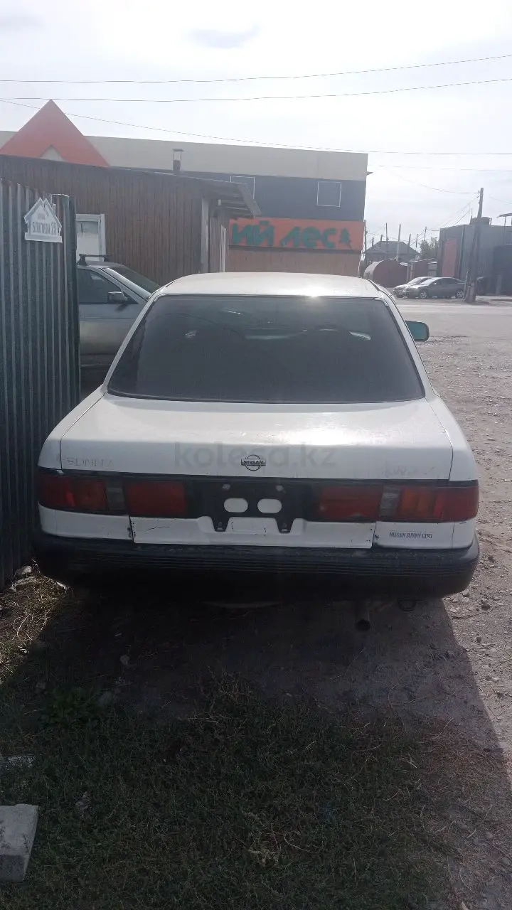 Nissan Sunny, 1992