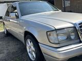 Mercedes-Benz E 300 1992 года за 1 300 000 тг. в Алматы – фото 2
