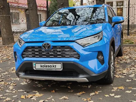 Toyota RAV4 2020 года за 14 530 000 тг. в Алматы – фото 3