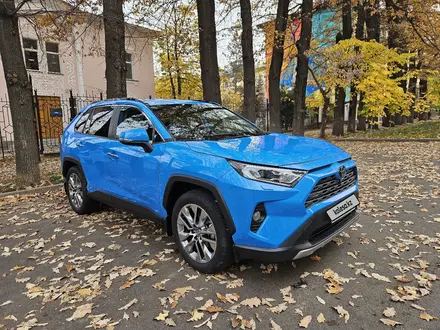 Toyota RAV4 2020 года за 14 530 000 тг. в Алматы – фото 5