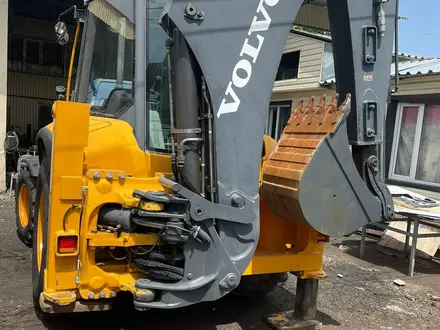 Volvo  BL 2015 года за 25 000 000 тг. в Алматы – фото 3