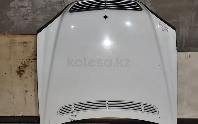 Капот Mercedes S-class W220 Лиса Дорест с решеткой Mercedes S320 S500 за 60 000 тг. в Караганда