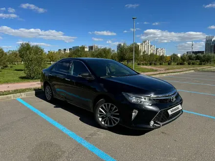 Toyota Camry 2018 года за 12 200 000 тг. в Шымкент – фото 2