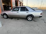 Mercedes-Benz E 200 1993 годаүшін1 500 000 тг. в Атырау – фото 3